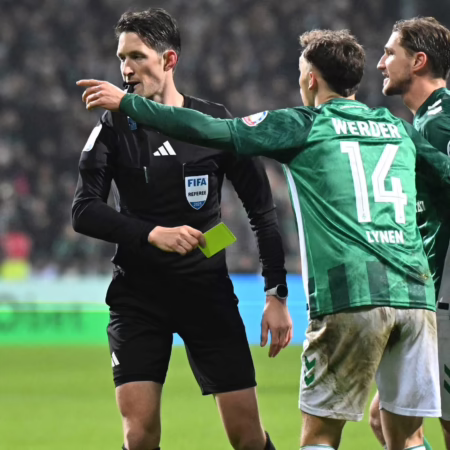 „Weltklasse-Tackling und kein Foul“: Bremer schieben Schiri-Frust