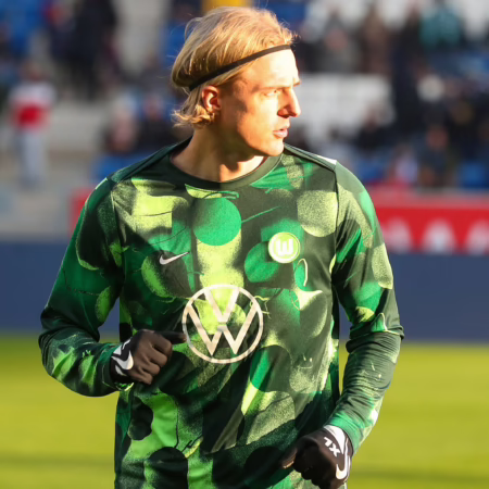 Wie ersetzt er Tiago Tomas? Hasenhüttl überrascht mit einer Bornauw-Idee