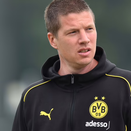 Tullberg sitzt beim BVB gegen Bremen auf der Bank