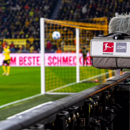 Wer überträgt Holstein Kiel gegen den BVB live im TV & Stream?