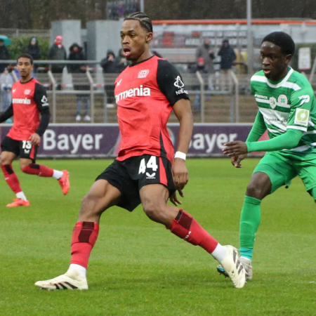 Verletzung im Testspiel: Saisonaus für Leverkusens Belocian